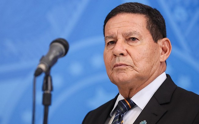 Vice-presidente Hamilton Mourão testa positivo para covid-19