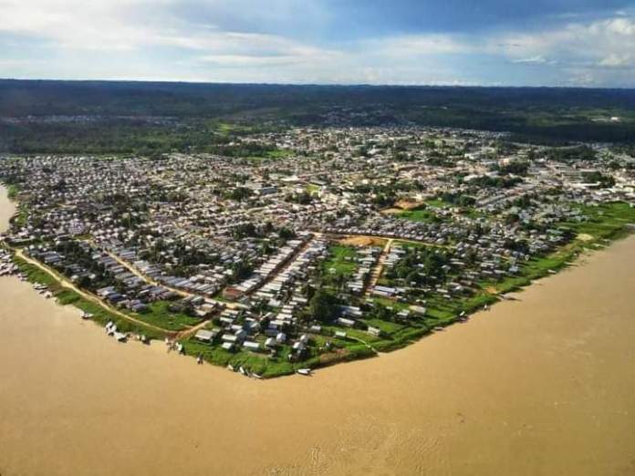 Governo monitora cheia do rio e leva apoio a famílias atingidas em Tarauacá