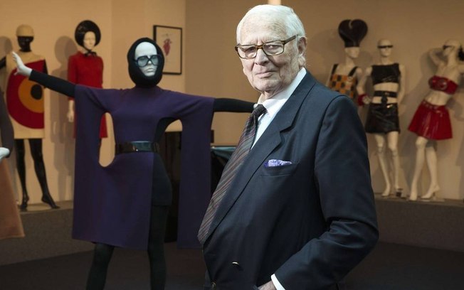 O estilista francês Pierre Cardin falece aos 98, em Paris