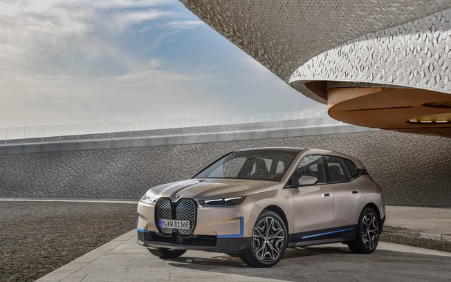 BMW anuncia que 20% de seus carros serão elétricos até 2023